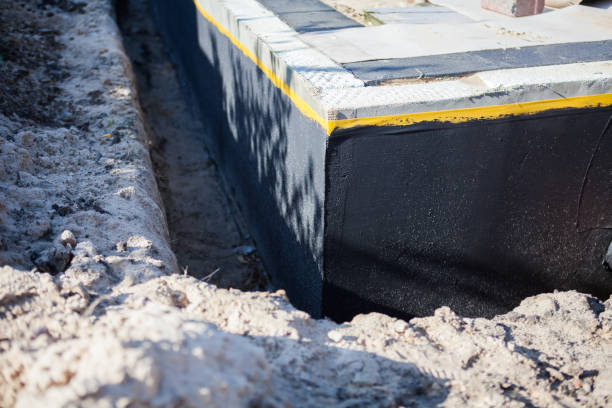 Professional Crawl Space Encapsulation technician working in Dixon Springs, TN